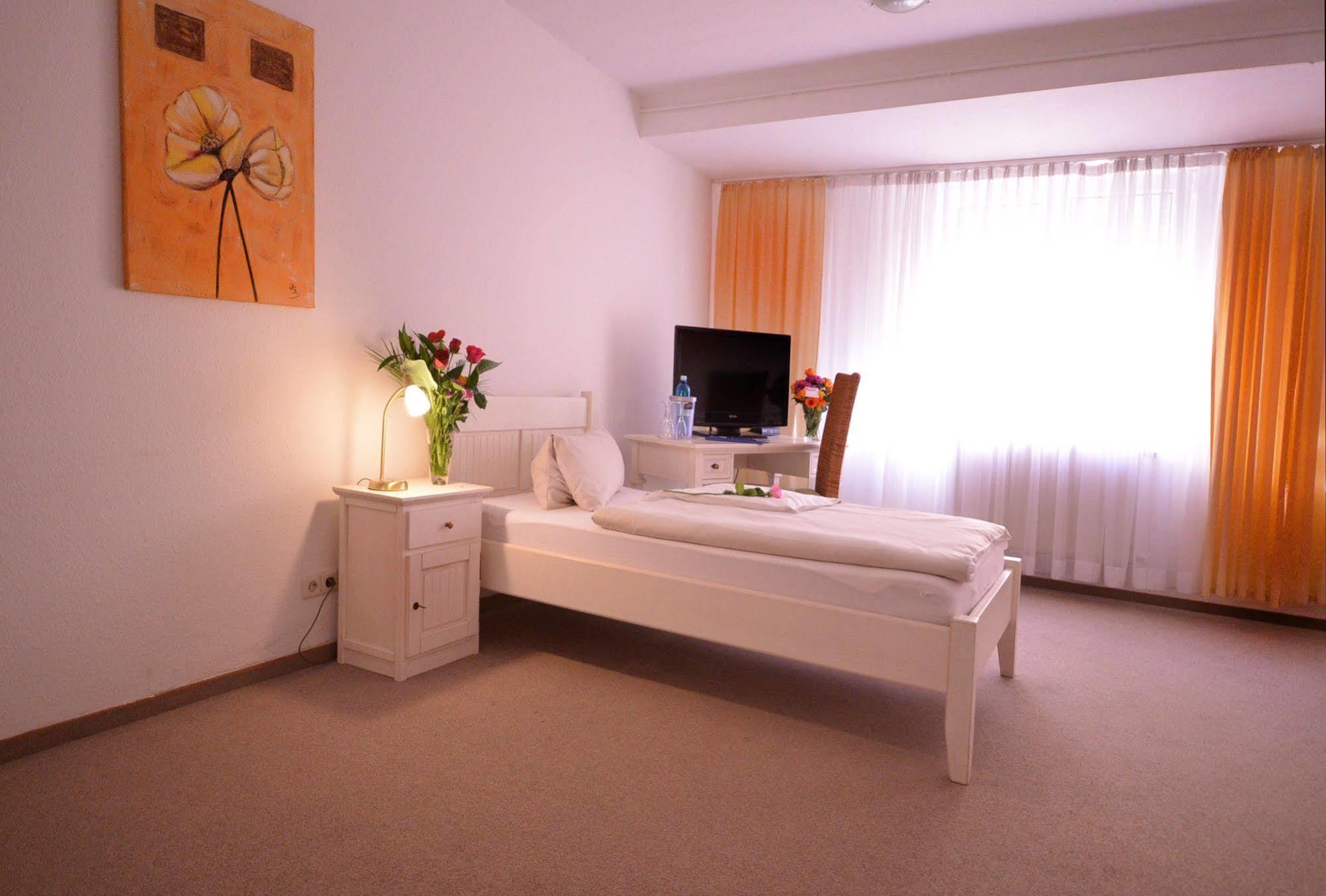Alpha Hotel Garni Dietzenbach Exterior photo