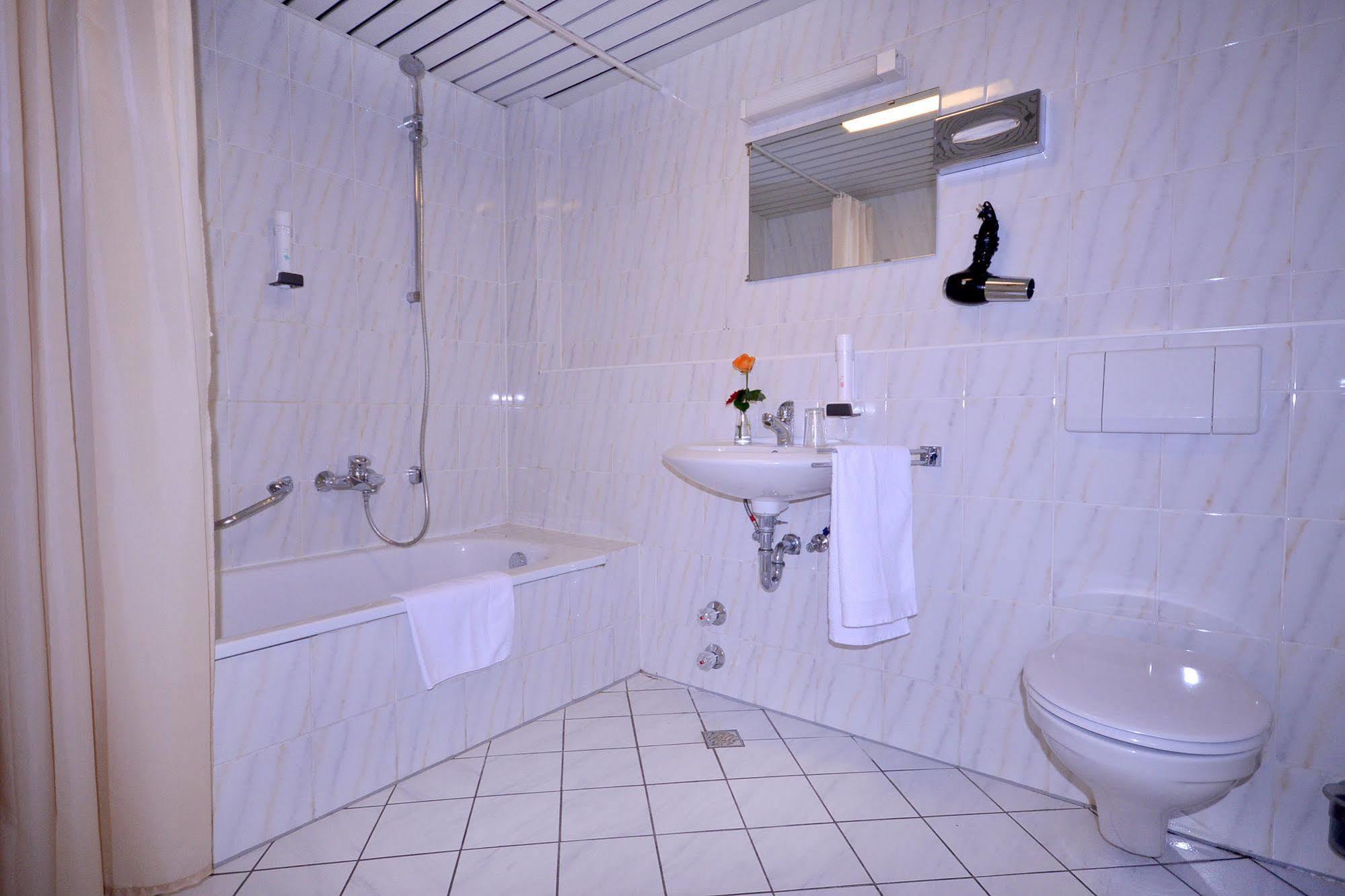 Alpha Hotel Garni Dietzenbach Exterior photo